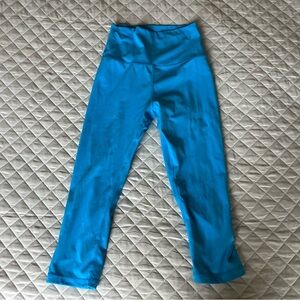 BuffBunny Capri Leggings